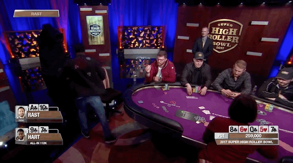 Kevin Hart takes a victory lap in the 2017 Super High Roller Bowl.