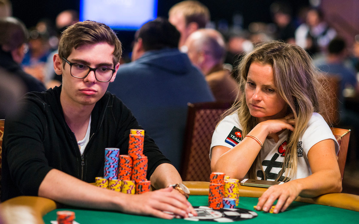 Fatima Moreira on Day 3 of the 2015 WSOP Main Event next to Fedor Holz. (Photo: PokerPhotoArchives)