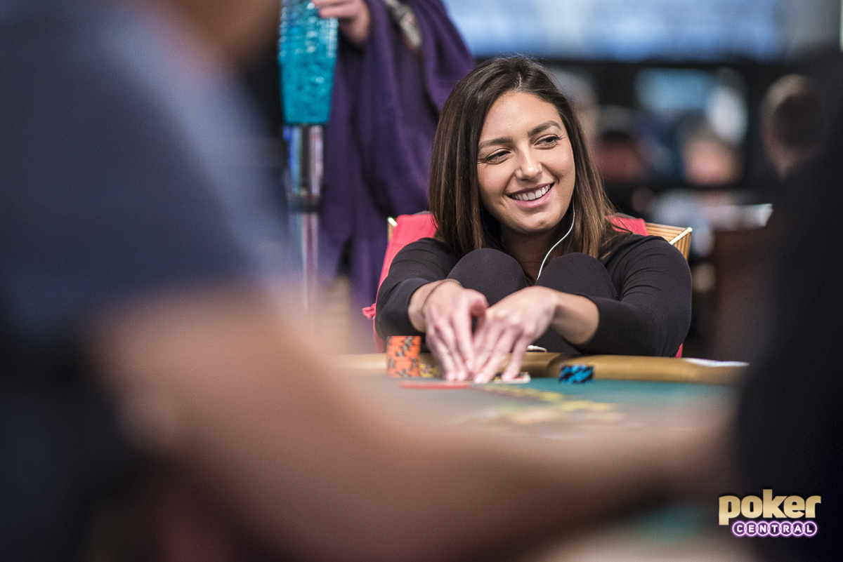 Walking thru the Brasilia Room Kelly Minkin was all smiles early here on Day 1B, as the Arizona based attorney has chipped up nicely, sitting on a stack of over 80,000. In 2015 Minkin finished 29th out of the 6,420 entries in the Main Event. She would take home over $211,000 for the run, her second best career score to date.