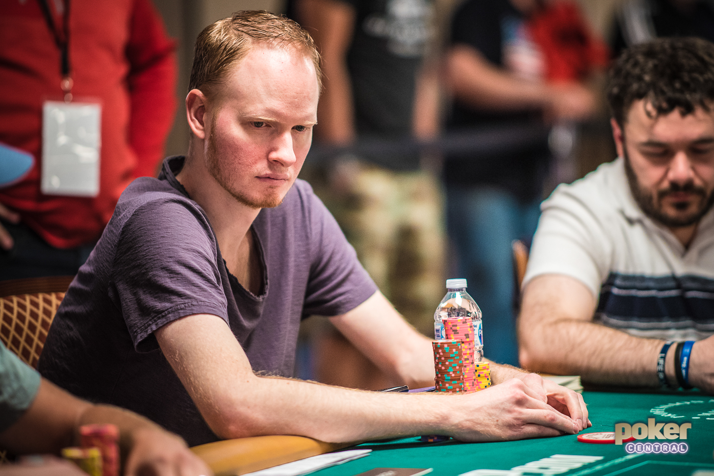 Jon Turner mixing it up with Anthony Zinno at the 2018 WSOP.