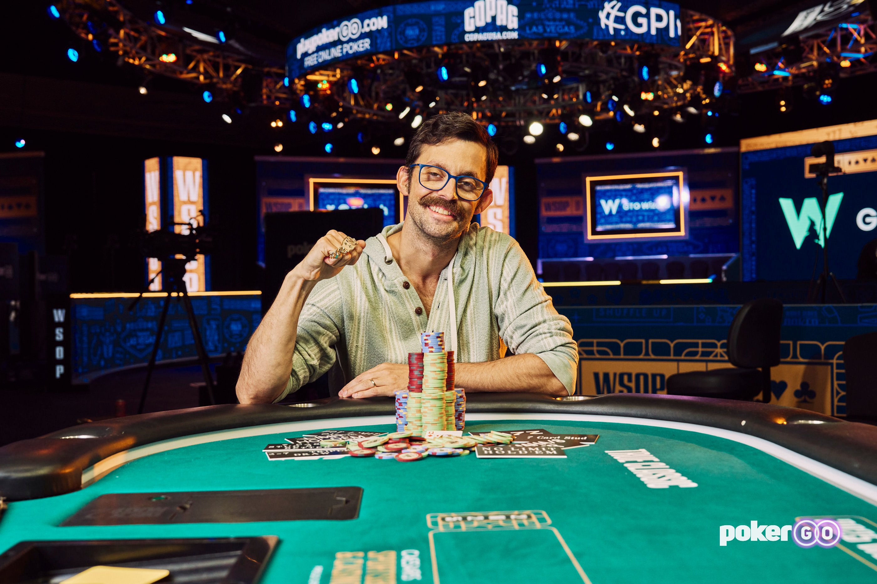MikeGorodinskyWSOP2025EnriqueMEM208782WR4b62997f0d4a438e8139cb1351ca0e37.jpg