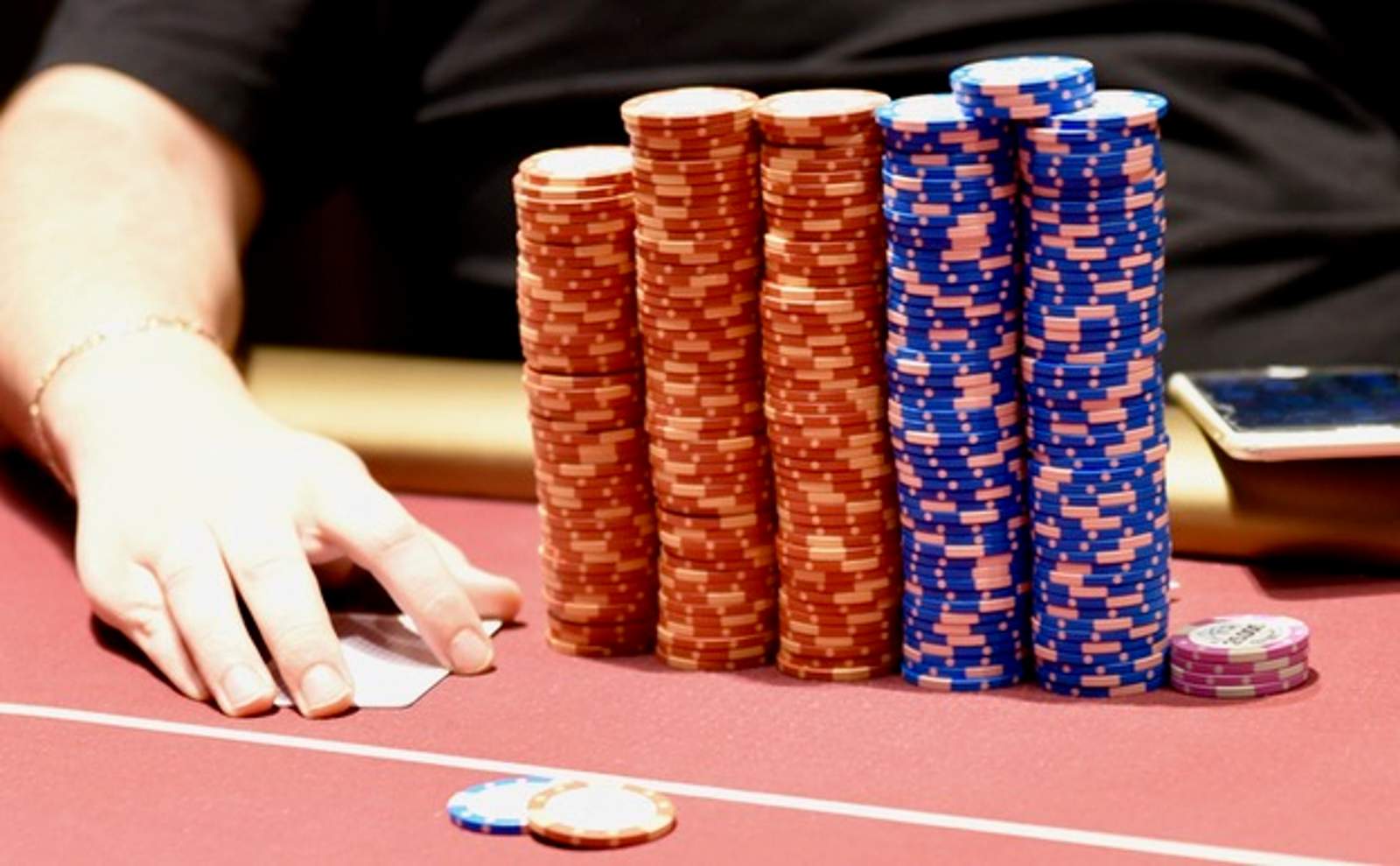 ARIA $25K High Roller Final Table Updates