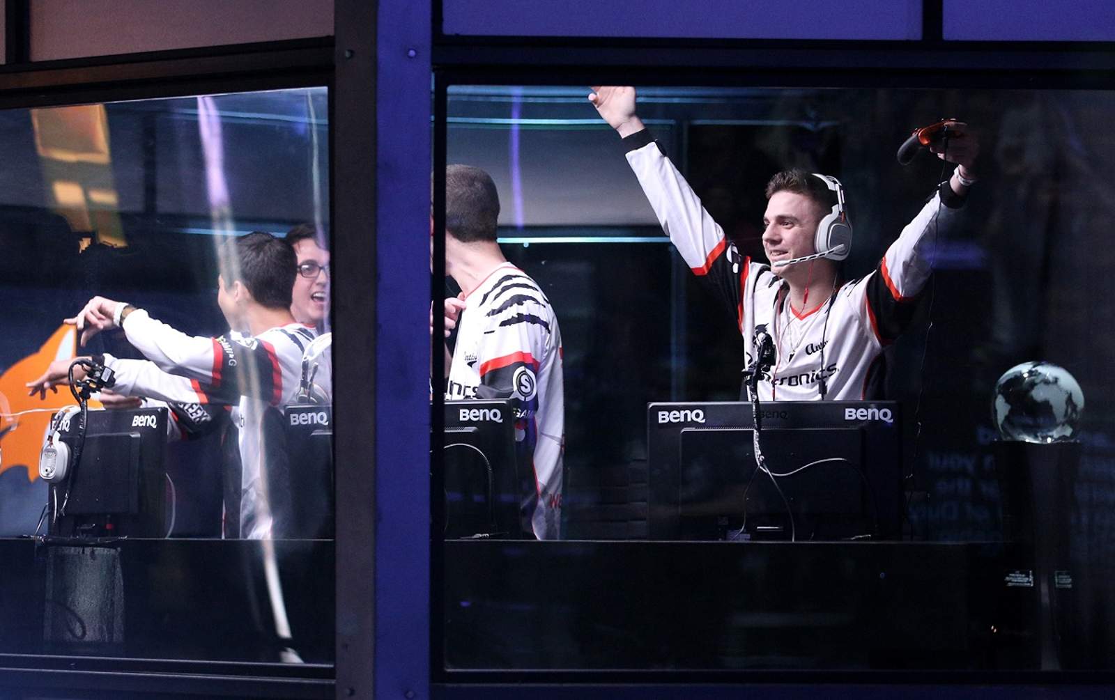 Former World Champ James Crowder Coaches Faze Clan