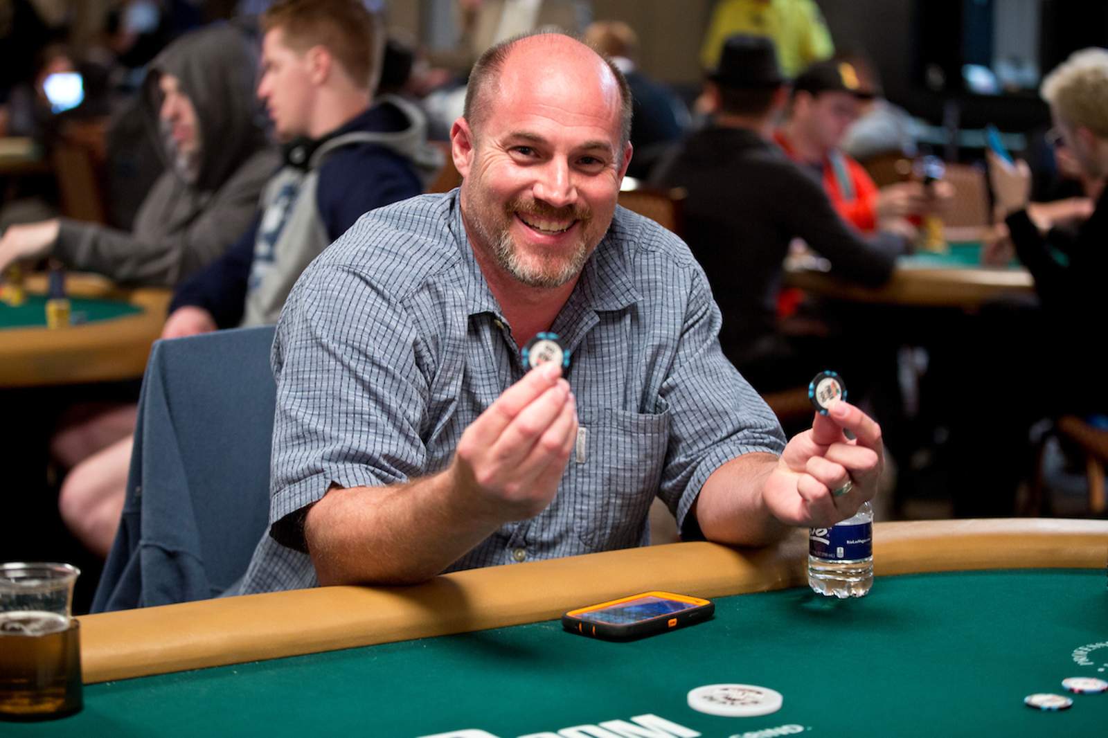 World Series of Photos: Two Triples, Two Chips and a Chair