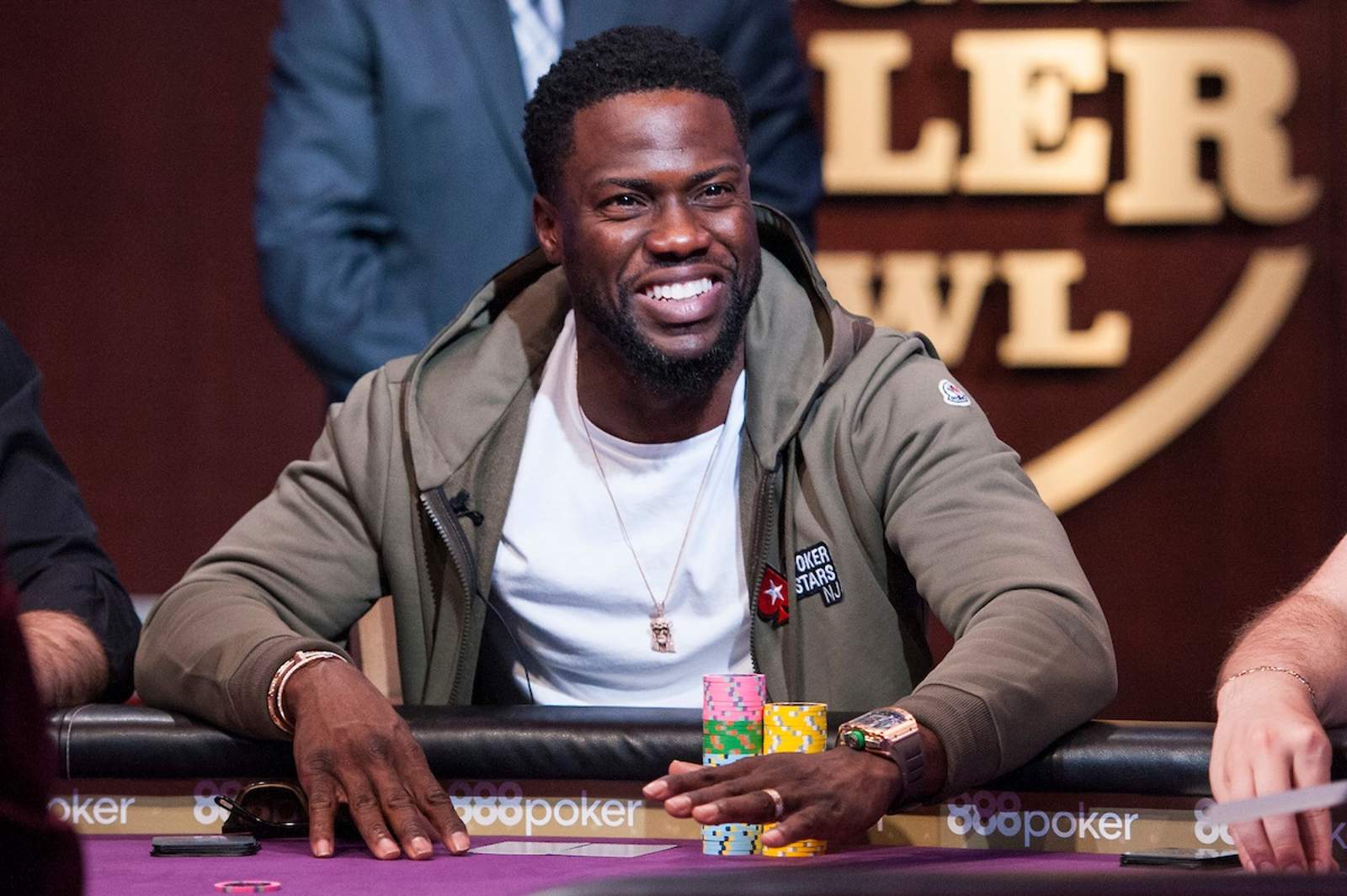 Day 2 of SHR Bowl Kicks off with Kevin Hart at Feature Table