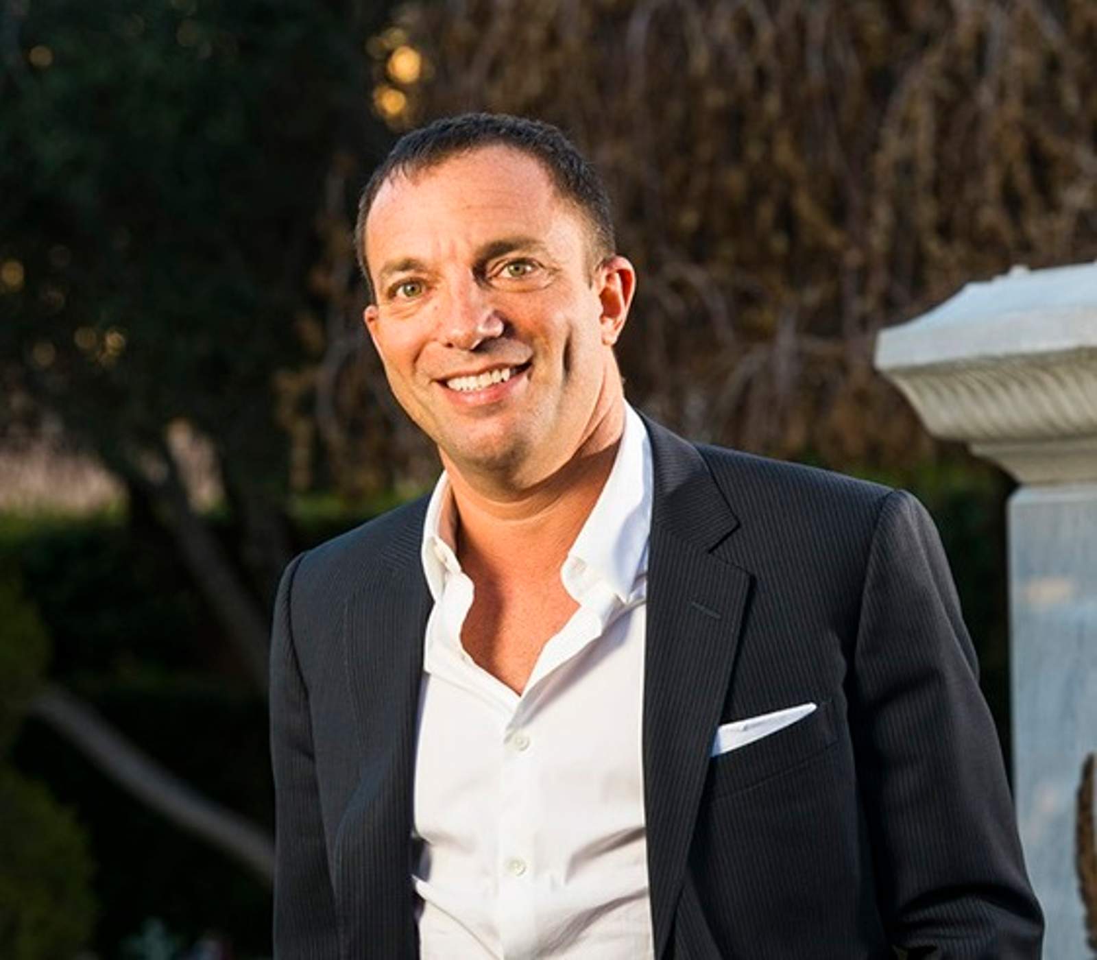 Bloomberg Profiles Caesars' Mitch Garber's 2016 W-2