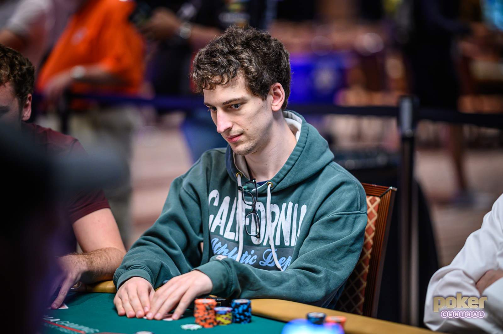 Poker Players Get in Line on Day #6