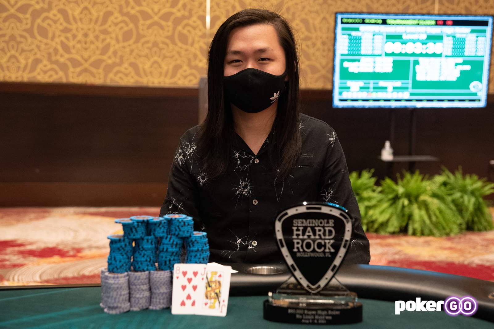 20-year-Old Zhuang Ruan Wins $50,000 Super High Roller ($562,600)