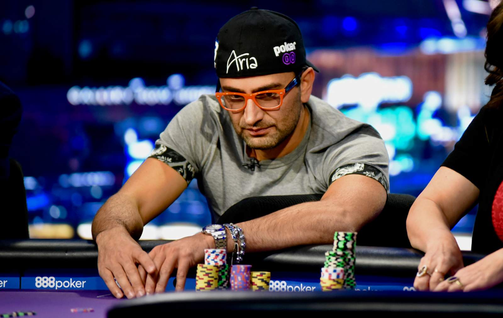 Esfandiari's "Magic" 7-2 Bluff Headlines "Poker After Dark"