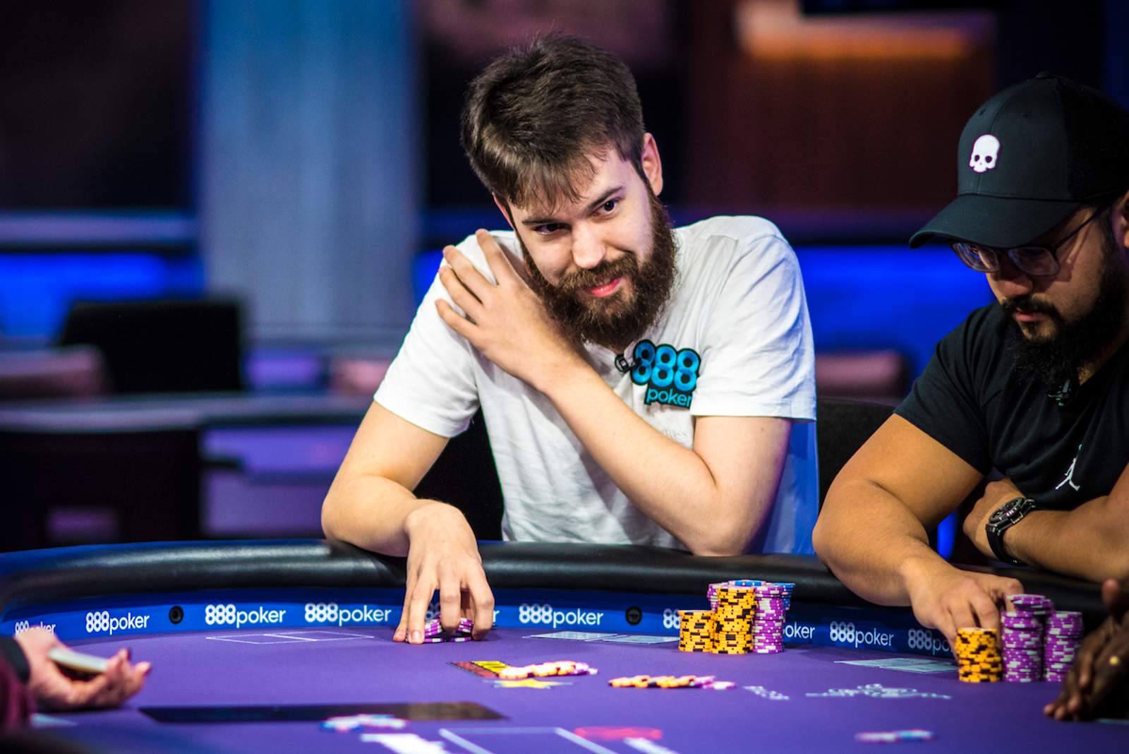 Dominik Nitsche Uses Short Deck for Purple Jacket Points