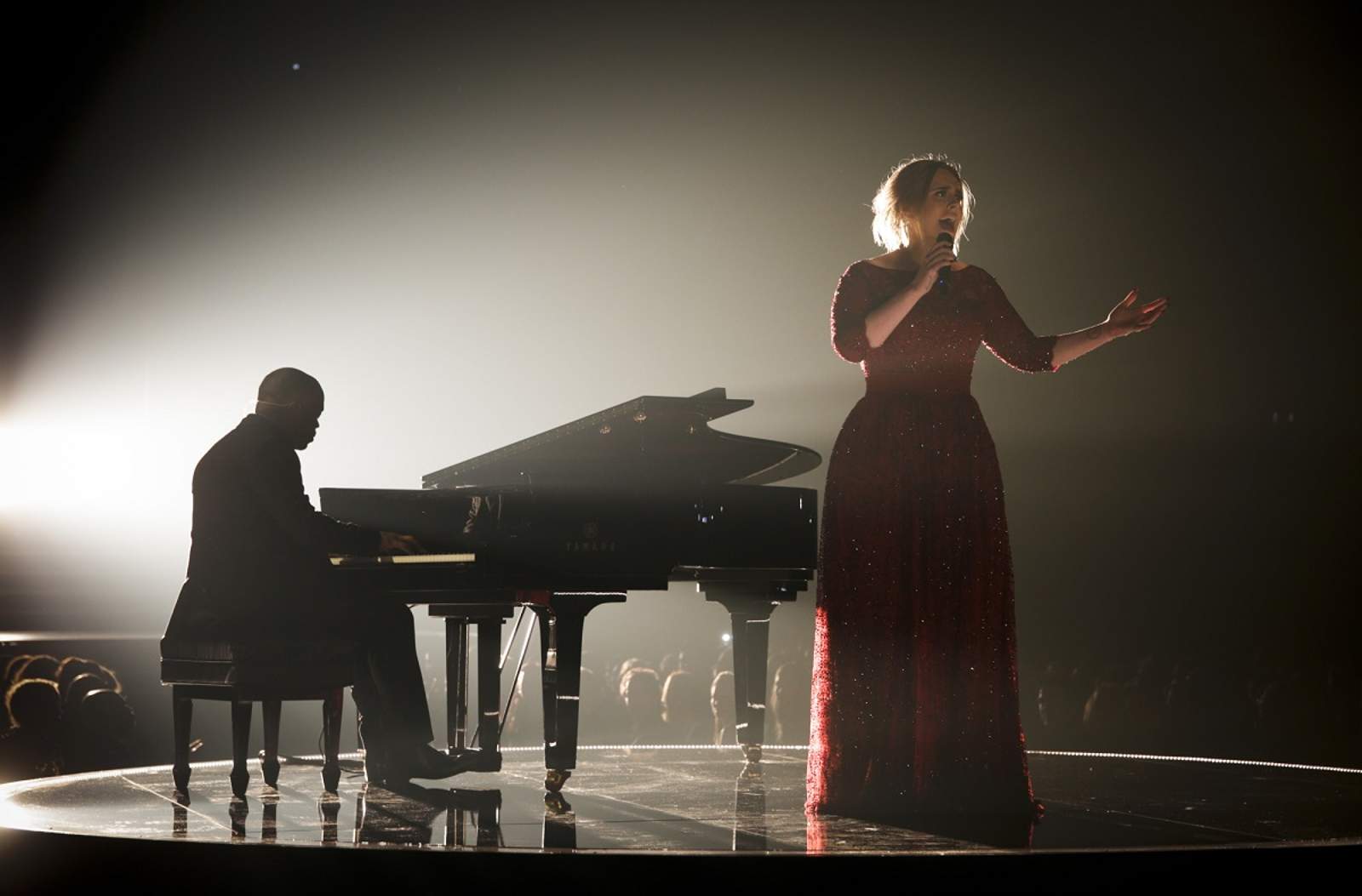 Adele & Beyonce Headline 2017 Grammy Awards