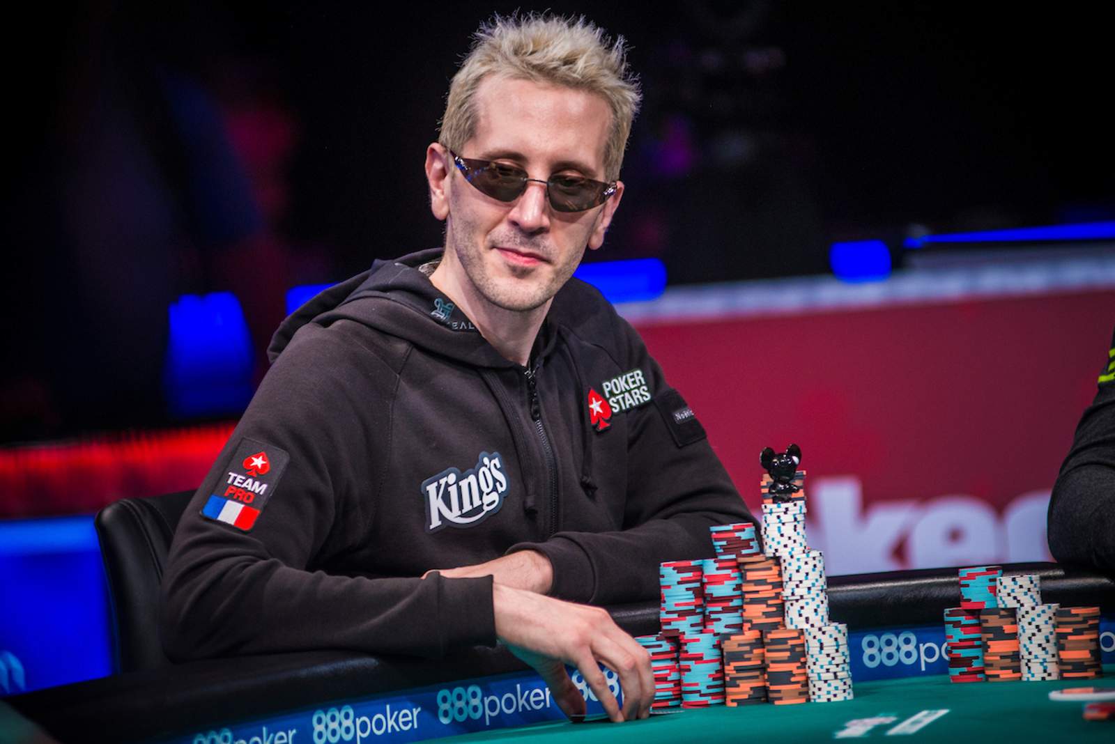 "ElkY" Takes Enormous Chip Lead into One Drop Final Table