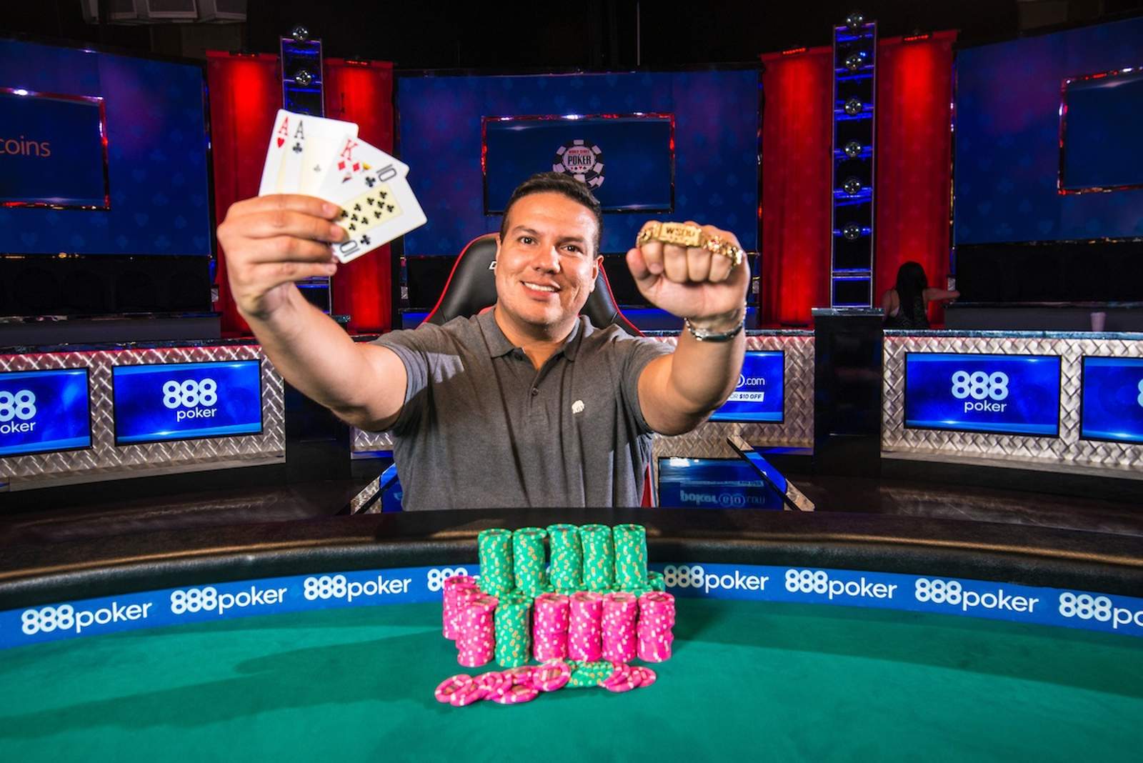 Luis Calvo Takes Down Six Max PLO for First Bracelet