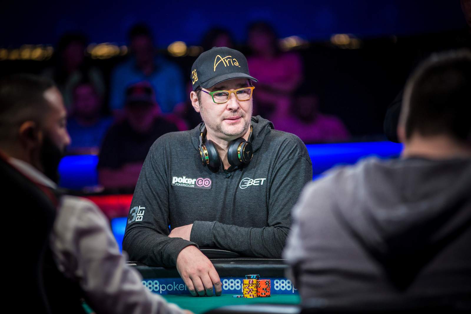 Phil Hellmuth Wraps Up The "Holidays" In Style on "Poker After Dark"
