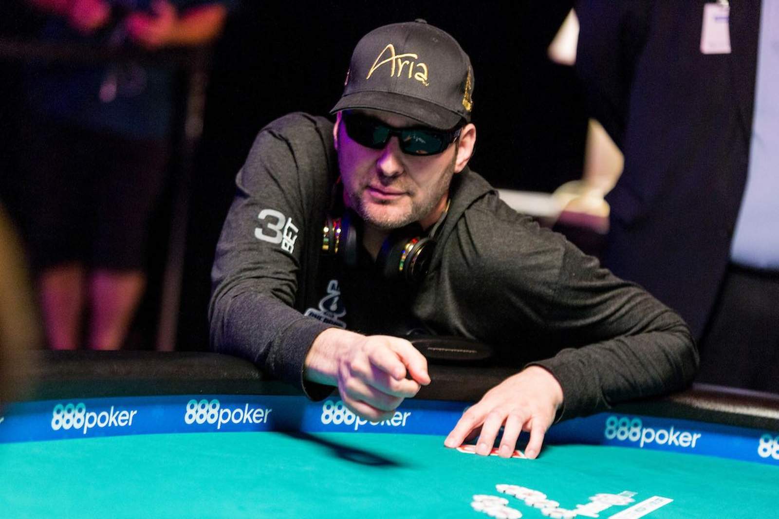 Ep. 32 Hellmuth Stories, Russians and Shoe Bombs