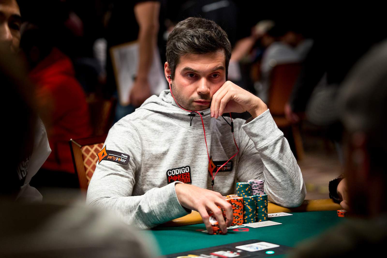 Richard Dubini Carrying Two Flags Deep in Main Event