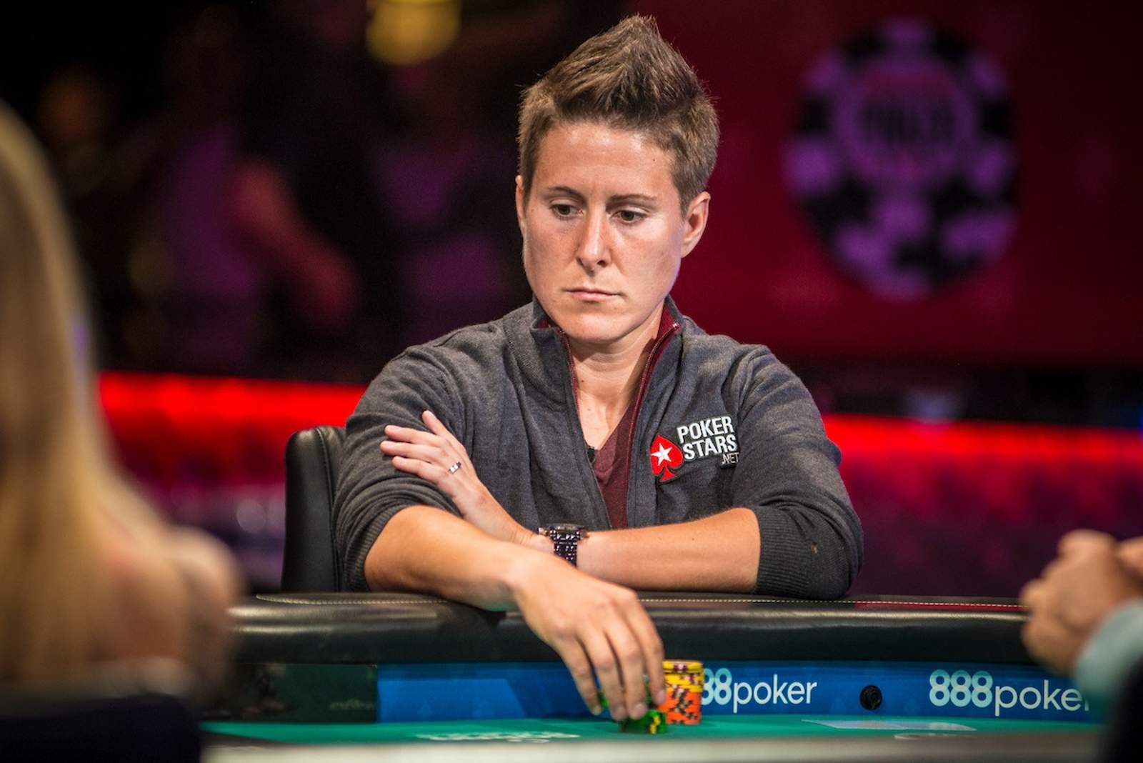 Vanessa Selbst Eliminated from Feature Table in Blockbuster Hand