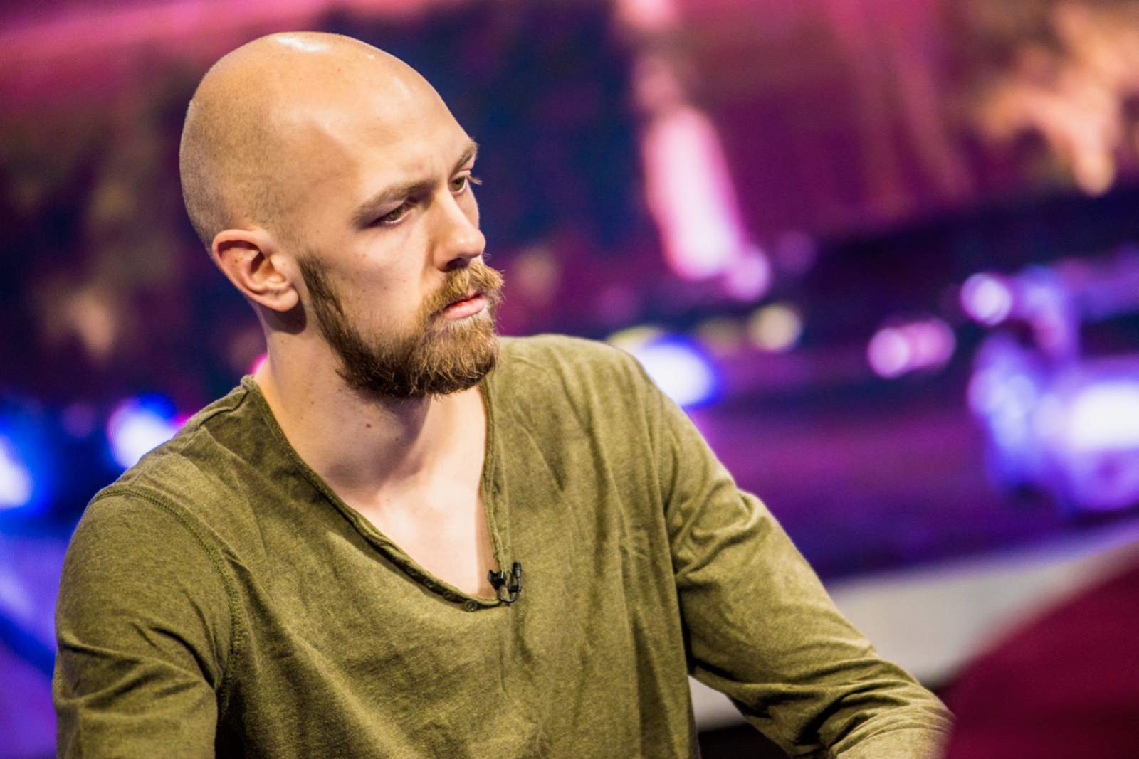 Another $25K Chip Lead for Stephen Chidwick, Another FT for Negreanu