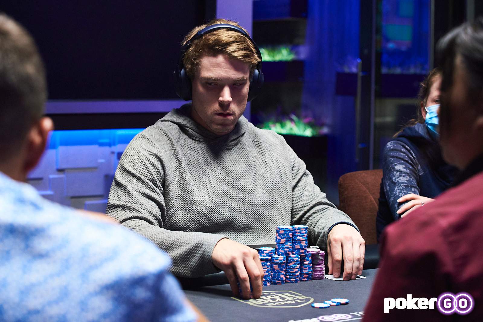 Alex Foxen Leads the Final Six Players of Event #1: $10,000 No-Limit Hold’em