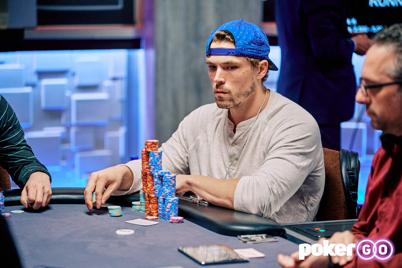 Alex Foxen Leads U.S. Poker Open Event #9 $25k NLH Final Table; Hellmuth and Seidel in Contention