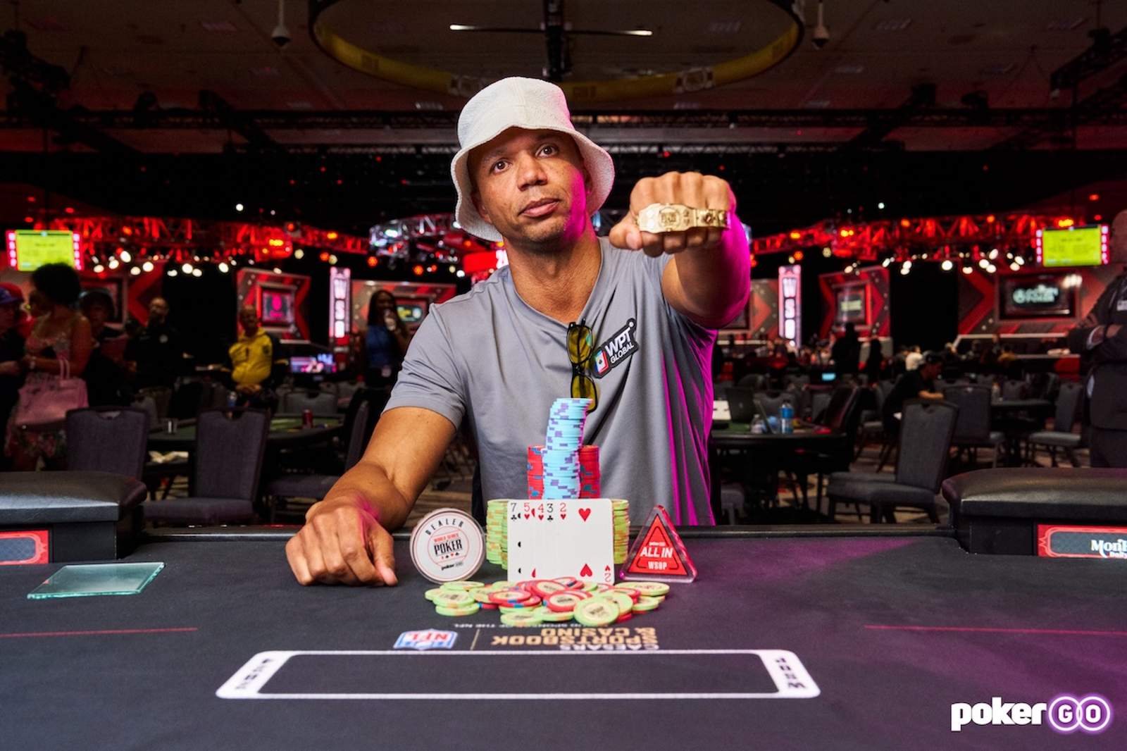 Phil Ivey Wins 11th Gold Bracelet, Eclipses $10M in WSOP Earnings